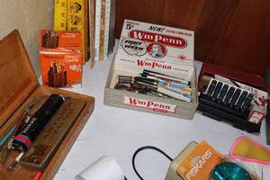 lot 1008 image: Melwork Pencil Caddy (in box), Koh-I-Noor Radiograph, WM Penn Cigar Box w Vintage Pens & Pencils, Wooden Box with Pens & Pencils