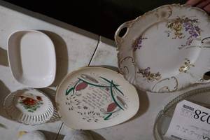 lot 1029 image: Lot of (4) Decorative Plates