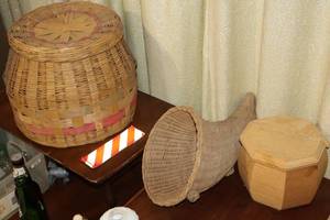lot 1045 image: Wicker Basket, Carnocopia Wicker, Wood Hexagon Box