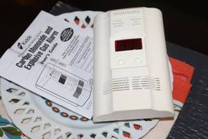 lot 1055 image: Kidde Carbon Monoxide and Explosive Gas Alarm  AC Power with Battery Backup