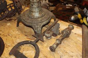 lot 262 image: Lot of (5) Vintage Iron Dcor Parts