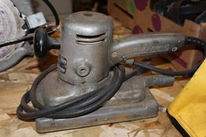 lot 276 image: Black & Decker Heavy Duty Finishing Sander 3-58x9