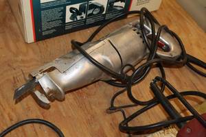lot 280 image: Black & Decker Heavy Duty Saber Saw