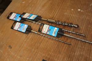 lot 295 image: Lot of (4) Bosch Masonry Hammerdrill Bits - 14x8-12, 516x6, 34x8, 38x12