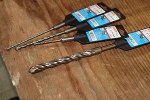 lot 296 image: Lot of (4) Bosch Masonry Hammerdrill Bits - 58x8, 316x4, 14x6, 532x6