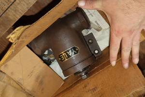 lot 300 image: Vintage 1932 Yale No. 74 Reversible Right or Left Hand Door Closer (New)