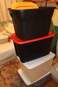 lot 1071 image: Lot of (4) Plastic Storage Bins with Lids
