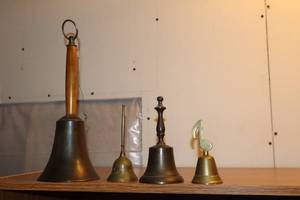 lot 1089 image: Lot of (4) Table Bells