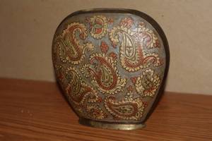 lot 1093 image: Decorative Ceramic Table Vase 5-12