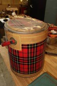 lot 331 image: Vintage The Skotch 4-gallon Cooler