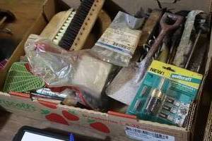 lot 336 image: Lot of (1 Box Top) Assorted Hand Tools - Wire Brushes, Hand Brooms, Sealant Gun