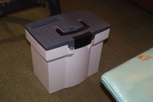 lot 1119 image: File Storage with Hanging Files
