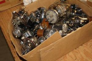 lot 475 image: Lot of (1 Box) Vintage Assorted Electronic Tubes