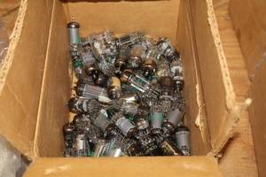 lot 476 image: Lot of (1 Box) Vintage Assorted Electronic Tubes