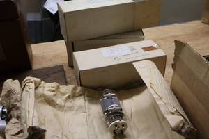 lot 477 image: Lot of (3) Vintage Assorted Electronic Tubes