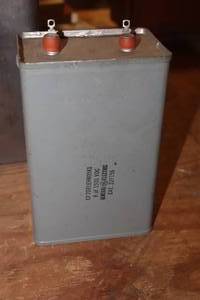 lot 481 image: GE 8 uf 1500 VDC Voltage Capacitor