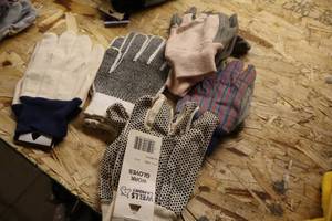 lot 347 image: Lot of (5 Pair) Mens Work Gloves