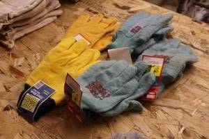 lot 350 image: Lot of (5 Pair) Mens Assorted Work Gloves