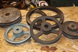 lot 398 image: Lot of (5) Assorted Pulleys - 5, 7, 8 (x2) and 11