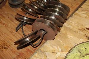 lot 405 image: Lot of (13) 3-14 Assorted Pulleys