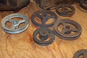lot 413 image: Lot of (5) Assorted Pulleys - 4-12, 4-78, 5-78 (x2) and 6-38
