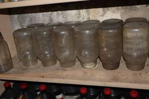 lot 439 image: Lot of (15) Ball 7 Mason Jars (no lids)