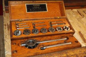 lot 497 image: Morse No. 88 Tap & Die Set with Wooden Case