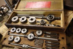 lot 499 image: Little Giant No. 40 Blu-Rod Tap & Die Set with Wooden Case