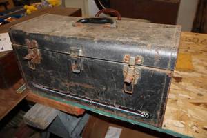 lot 501 image: 20 Metal Tool Box
