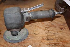 lot 514 image: Air Disc Sander