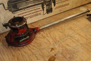 lot 516 image: Ridgid No. 64-R 1-2 Pipe Threader