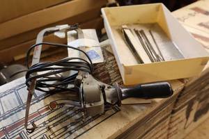 lot 517 image: Dremel Model A Electric Scroll Saw with Extra Scroll Saw Blades