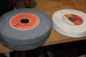 lot 525 image: Lot of (4) Grinding Wheels - (2) 7x12 and (2) 8x1-18