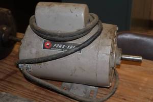 lot 537 image: Vintage Montgomery Ward Powr-Kraft 1.5-HP Electric Motor Y-W-L-4628