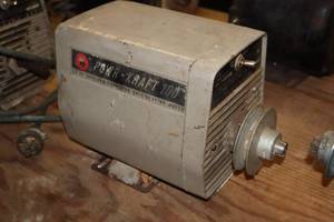 lot 538 image: Vintage Montgomery Ward Powr-Kraft Model 100 34-HP Electric Motor