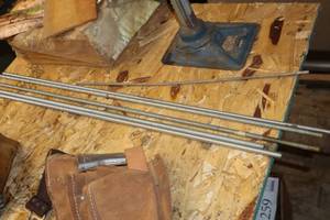 lot 546 image: Lot of (6) Threaded Rods