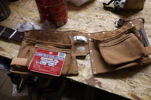 lot 547 image: Leather Construction Apron (New)