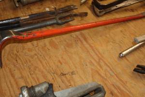 lot 569 image: 30 Pry Bar