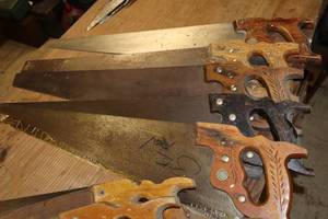 lot 578 image: Lot of (5) Assorted Hand Saws
