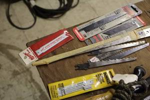 lot 583 image: Lot of (16) Assorted Jig Saw Blades and Reciprocating Saw Blades