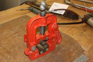 lot 516A image: Ridgid No. B-Y-2-12 34 Pipe Holder