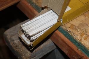 lot 629 image: Lot of (32) No. 32 Flux-Coated Manganese Bronz-Rod Welding Rods 332x36