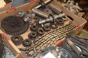 lot 612A image: Lot of (1 Box Top) Assorted Machining Parts - Gears and Chains