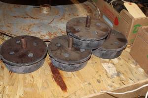 lot 612B image: Lot of (4) Rubber Machine Footings Dhx1-12x4