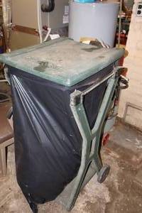 lot 659 image: Igloo Clean & Cart Rolling Garbage Can