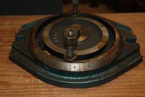 lot 676 image: 7 Precision Milling Swivel Base