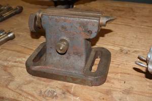 lot 677 image: Tail Stock