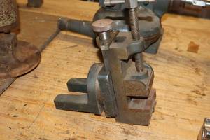 lot 686 image: Palmgren 250 2-12-grip Machining Vise