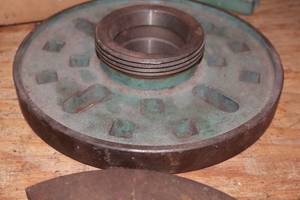 lot 695 image: 9 Lathe Adapter Plate