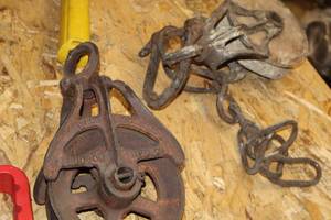 lot 720 image: Lot of (2) Vintage Hoist Pulleys